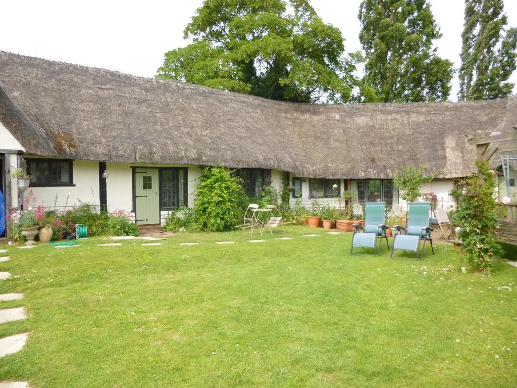 Church Hall Farm Bed And Breakfast Broxted ภายนอก รูปภาพ