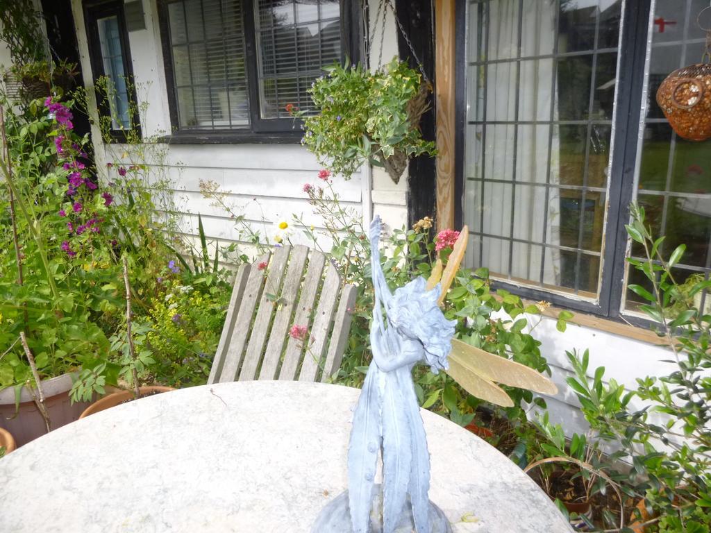 Church Hall Farm Bed And Breakfast Broxted ภายนอก รูปภาพ