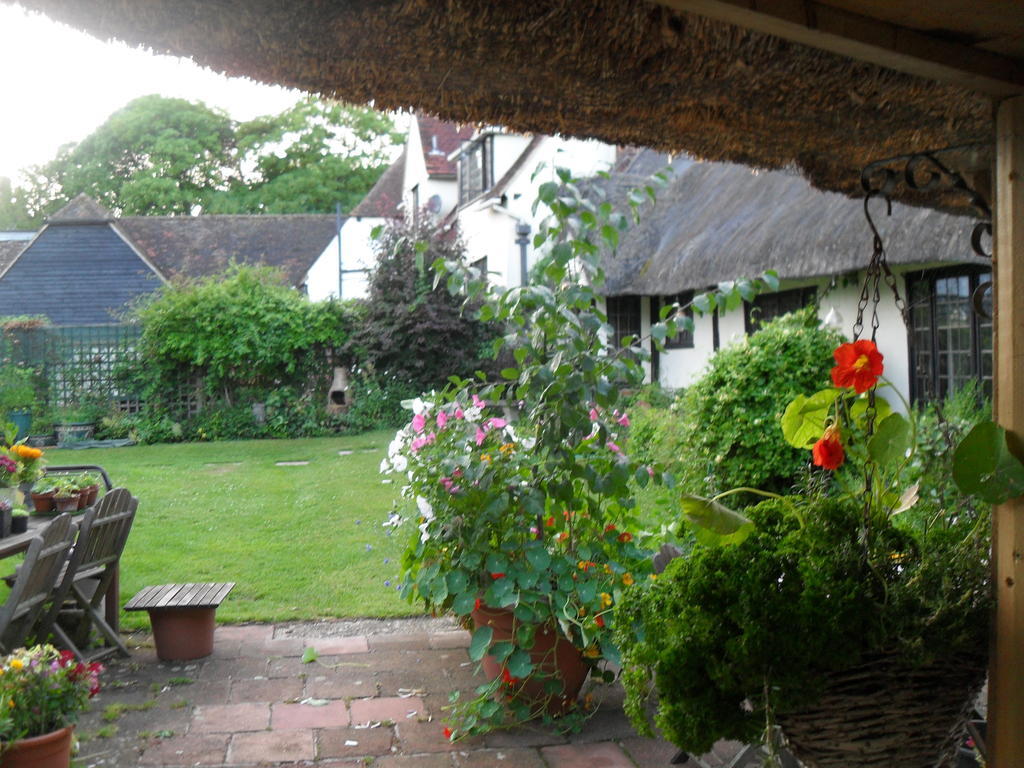 Church Hall Farm Bed And Breakfast Broxted ภายนอก รูปภาพ